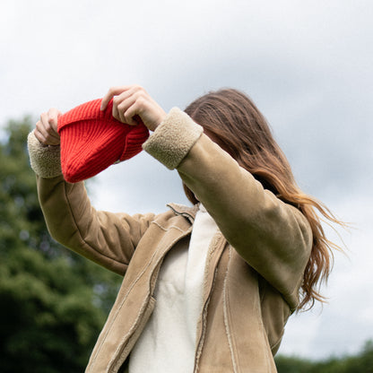 WOOL RIBBED BEANIE - POPPY